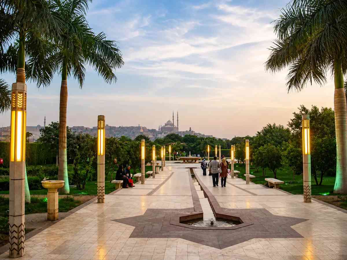 مدرجات حديقة الأزهر في اتجاه القلعة